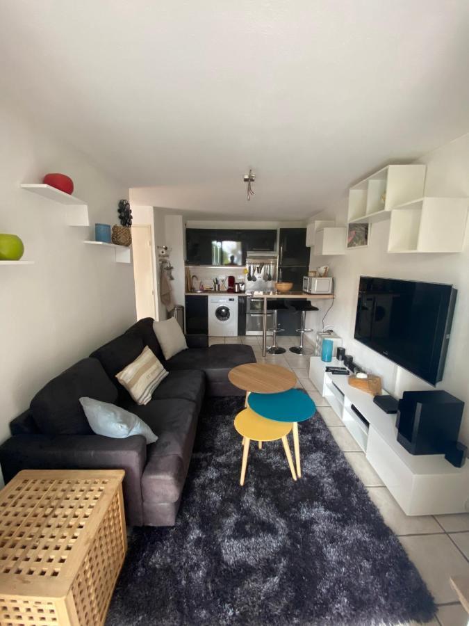 Logement Entier T2 Climatise, Parking Gratuit, Jardin, Plage A 2Min A Pied Sanary-sur-Mer Exterior foto